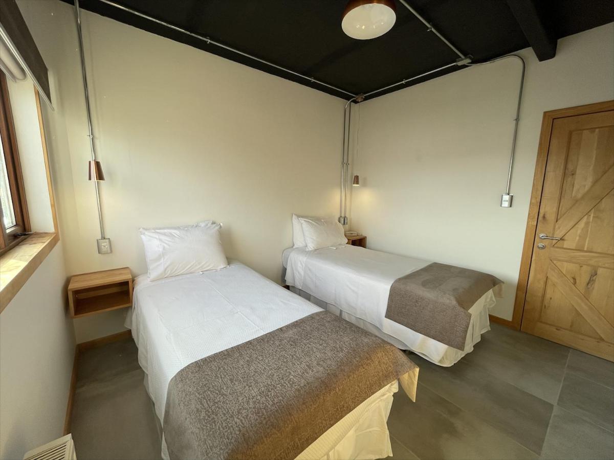 פורטו נטאלס Hotel Big Sur מראה חיצוני תמונה